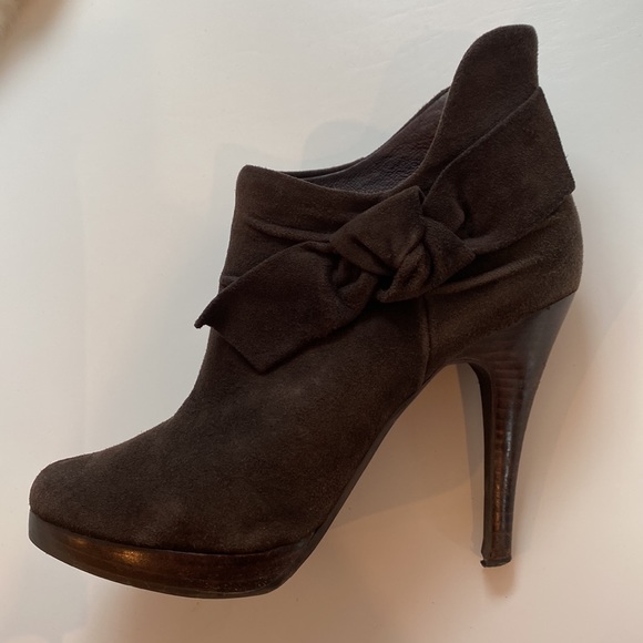 ALDO Truda Brown Suede Bow Ankle Booties Boots Heels - Picture 8 of 8